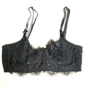 Victorias Secret Black Lace Bra 32-B